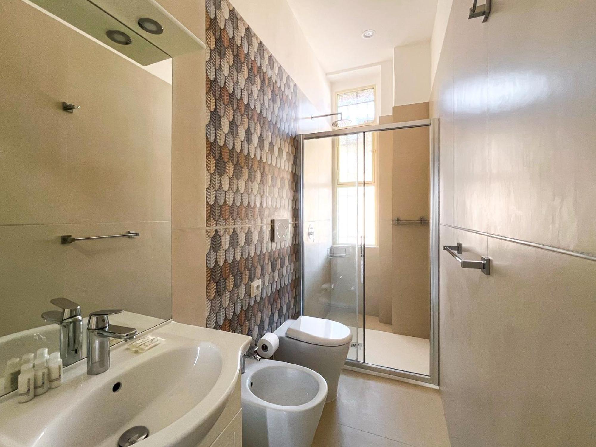 Viale Lunigiana Station Big House - 6 People Appartement *